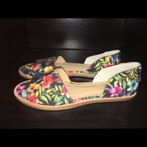 Dolce Vita open toe flats